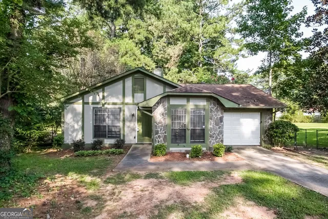 $1,505 | 8495 North Pond Drive, Riverdale, GA 30274