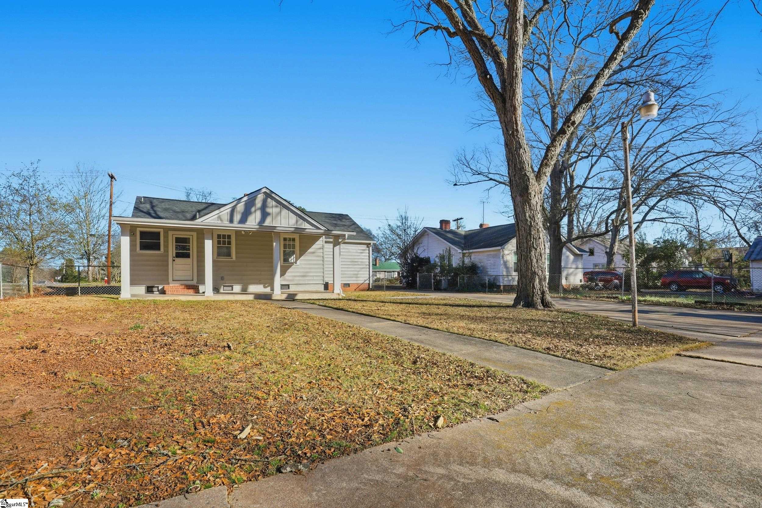 1817 Edgewood Avenue Anderson, SC 29625 - Photo 11 of 46