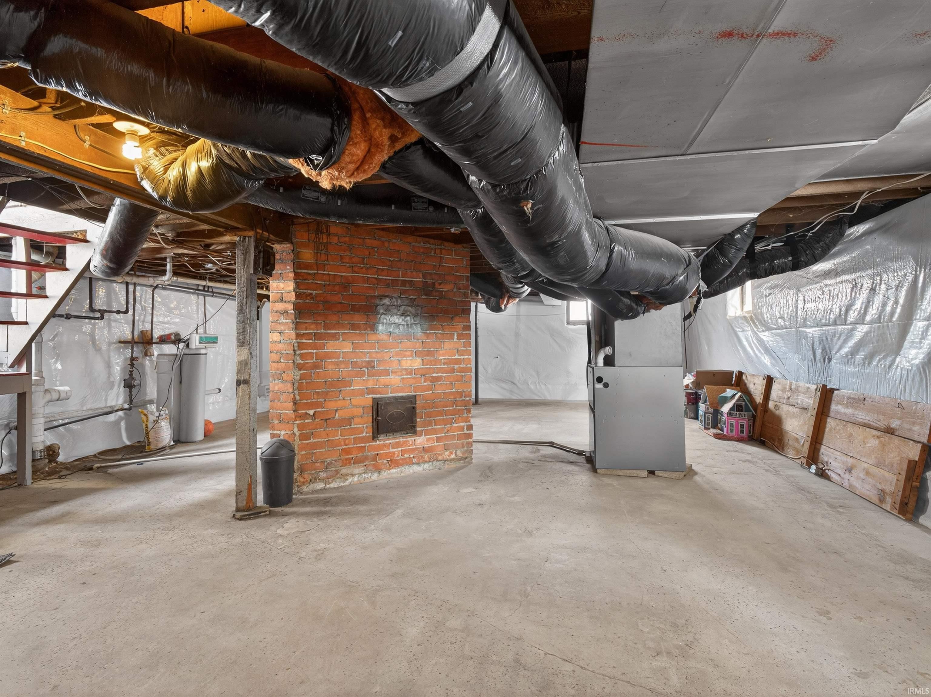 533 Henry Street Huntington, IN 46750 - Photo 29 of 35