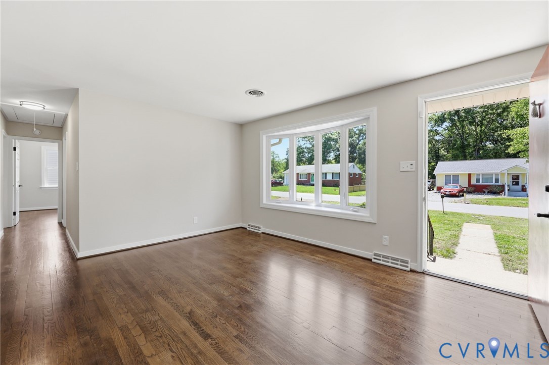 9703 Esmont Road Henrico, VA 23228 - Photo 3 of 23