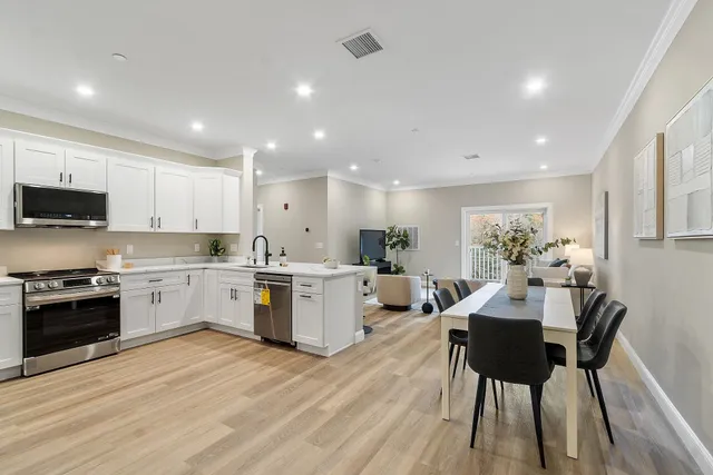 $499,900 | 10100 South Willow Street, Unit 301, Manchester, NH 03109