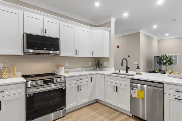 $499,900 | 10100 South Willow Street, Unit 301, Manchester, NH 03109