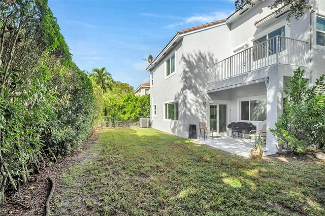 a house view with a outdoor space