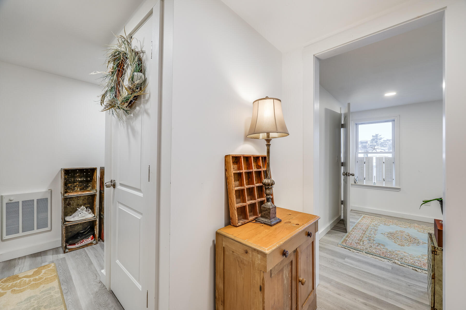 8 Green Street Buzzards Bay, MA 02532 - Photo 36 of 50 a room with furniture and a window