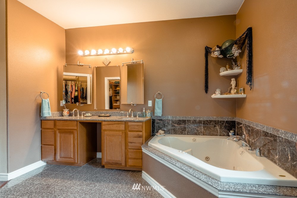 17166 Dike Road Mount Vernon, WA 98273 - Photo 12 of 25 Gallery Image 12