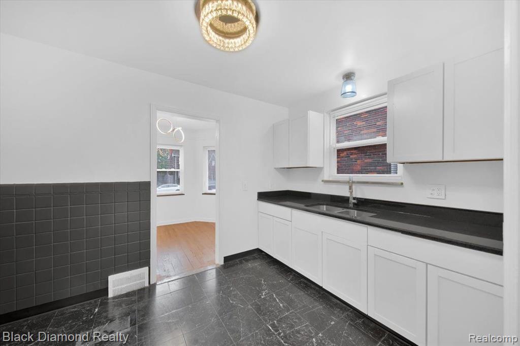 9963 Balfour Road Detroit, MI 48224 - Photo 5 of 16