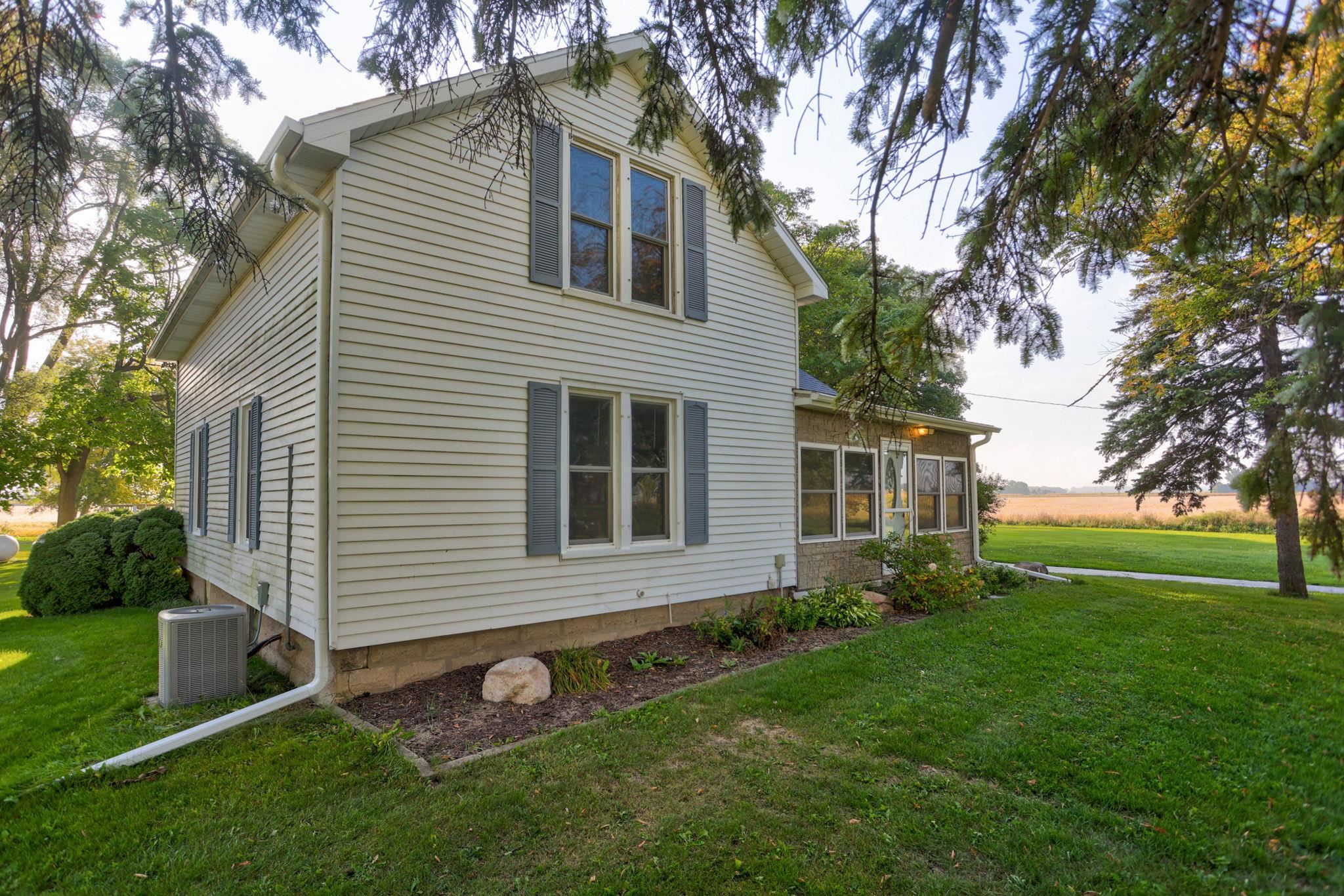 3175 South Carter Road Auburn, MI 48611 - Photo 5 of 58 50188802-1d30428f-ba48-4211-ae3a-cfbe5c3a9ad2.JPG