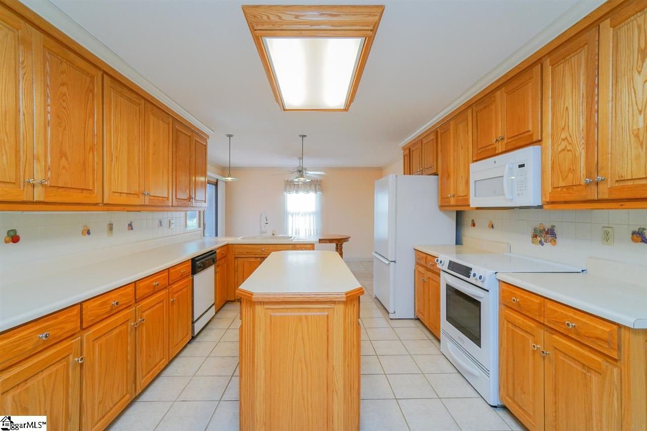 2191 Cooley Road Gray Court, SC 29645 - Photo 16 of 35