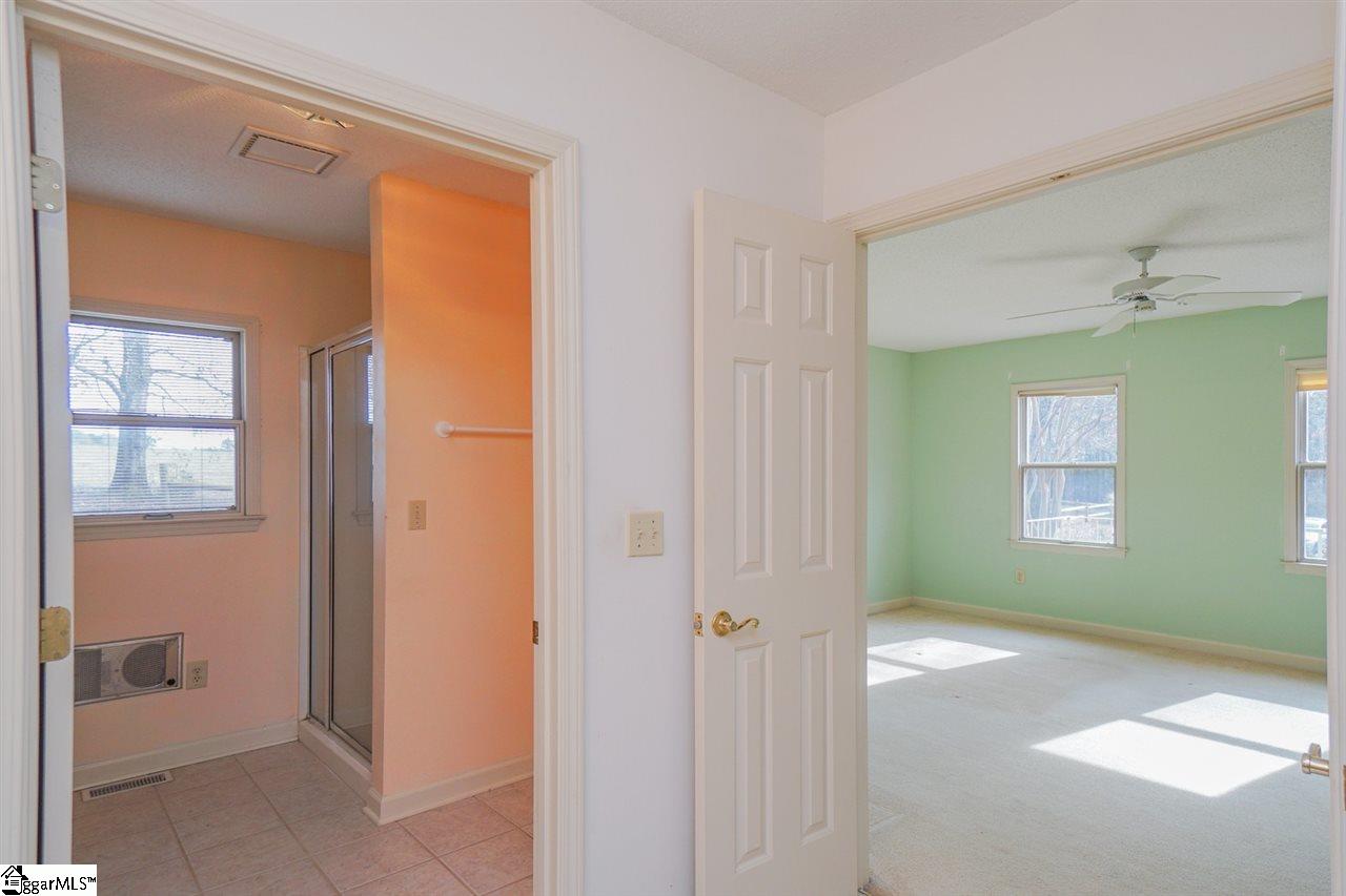2191 Cooley Road Gray Court, SC 29645 - Photo 24 of 35