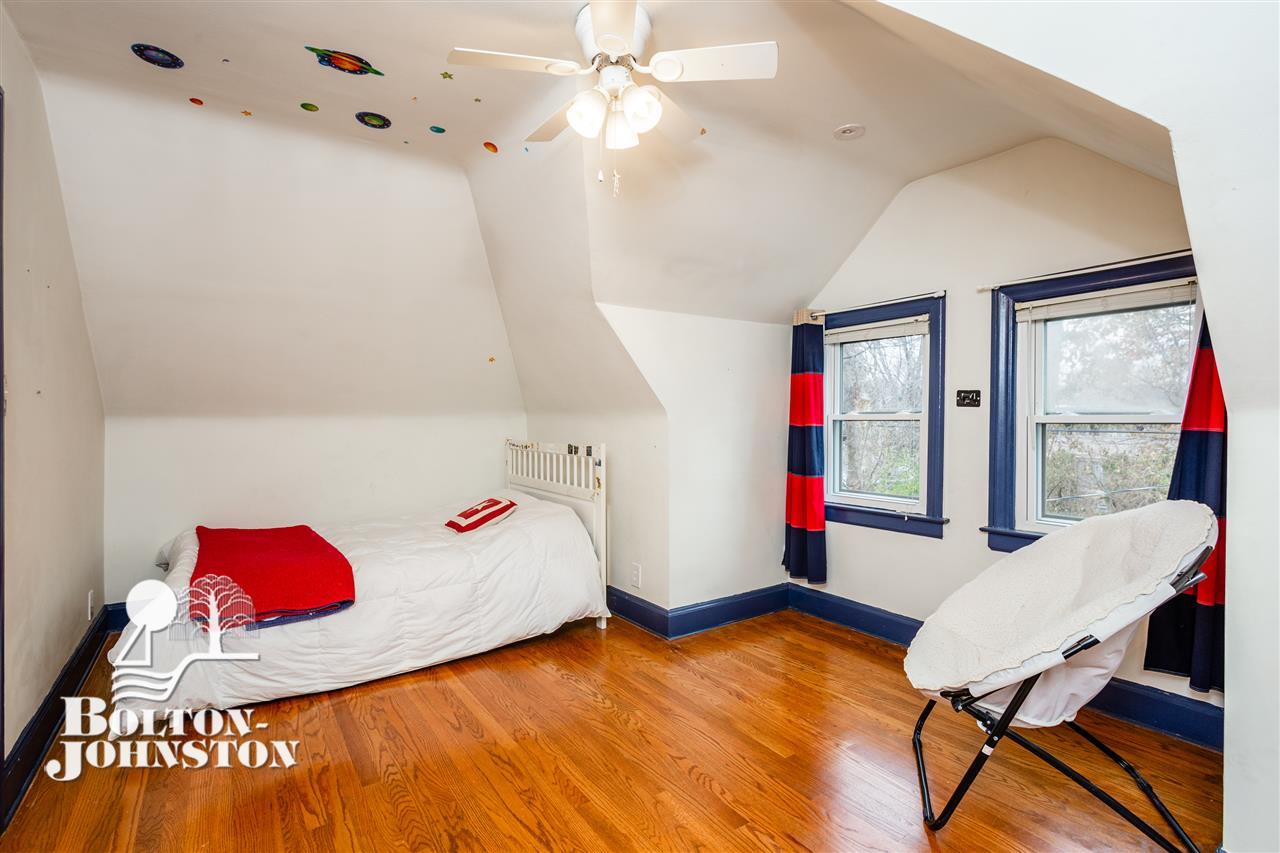 590 Barrington Road Grosse Pointe, MI 48230 - Photo 38 of 63 31365701-37.JPG