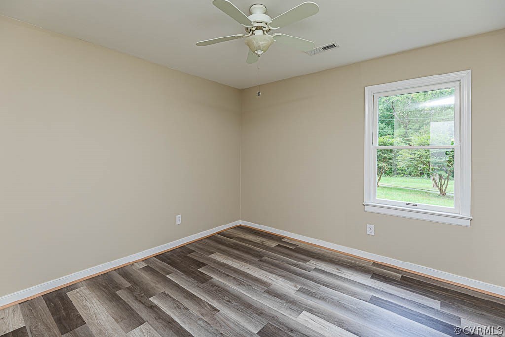 2550 Bethany Church Road Bumpass, VA 23024 - Photo 24 of 39 BEDROOM W/ NEW FLOORS, CEILING FAN