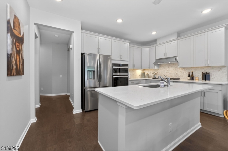 27 Redmon Road Flemington, NJ 08822 - Photo 7 of 32