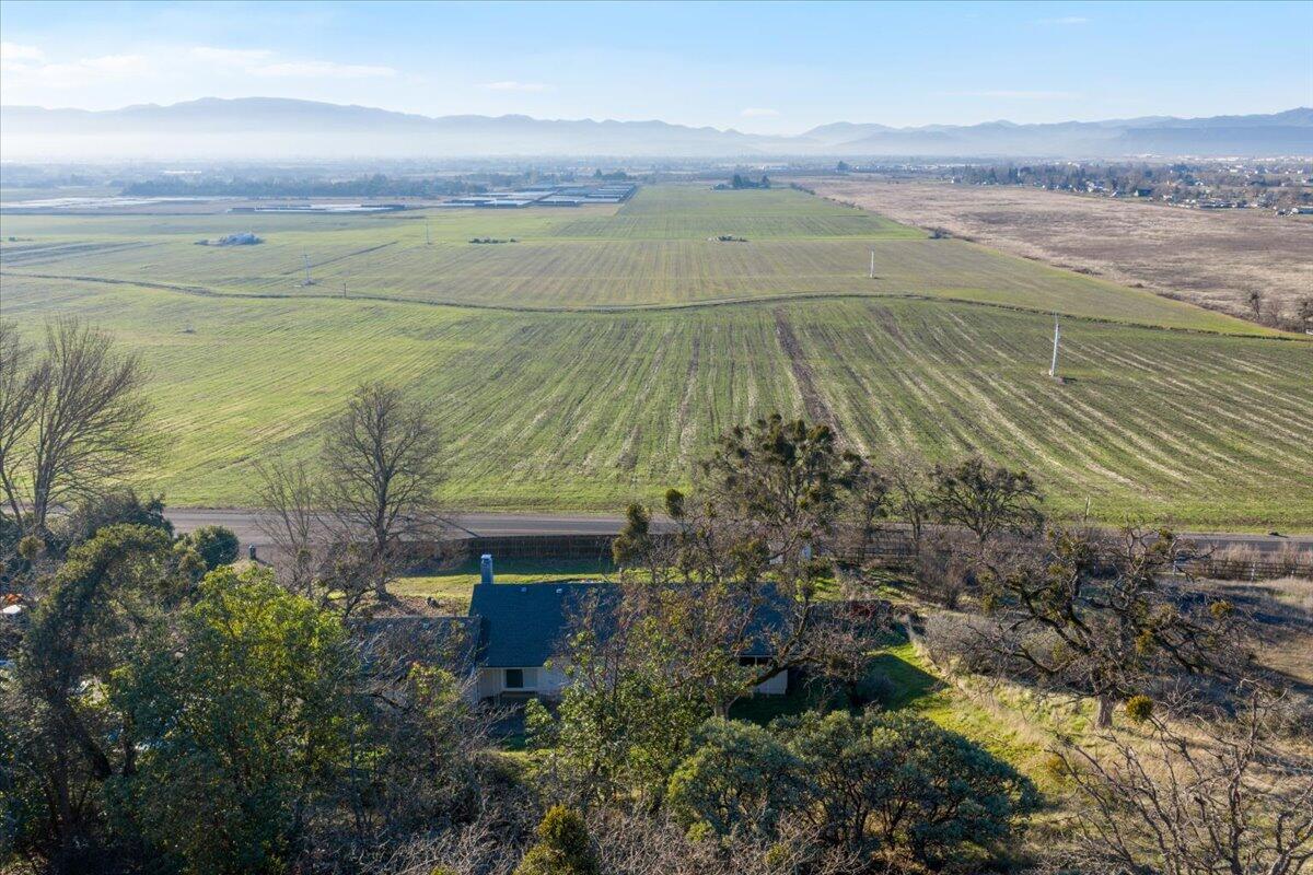 5942 Foothill Road Central Point, OR 97502 - Photo 36 of 37 36-DJI_20260116154048_0042_D