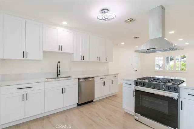 $3,850 | 8108 Lemona Avenue, Panorama City, CA 91402