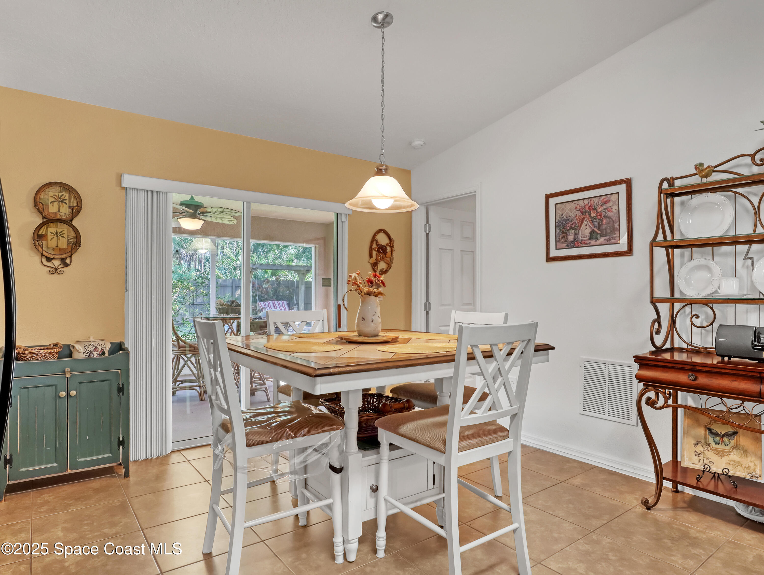495 Danis Road Southwest Palm Bay, FL 32908 - Photo 13 of 39 495 Danis (13)