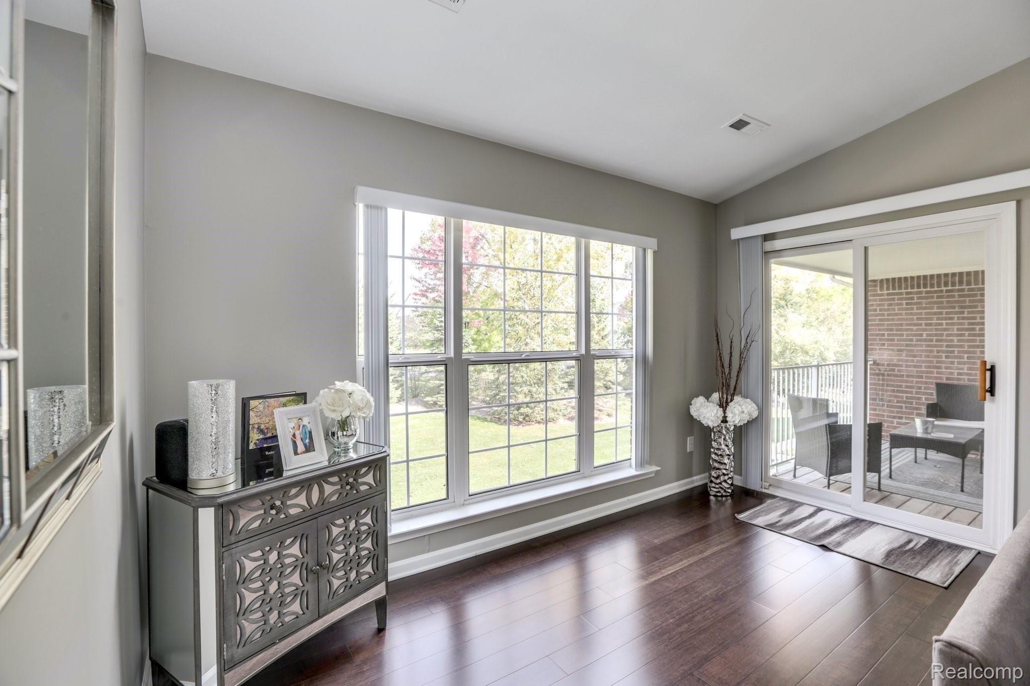 1656 Deepwood Circle Rochester, MI 48307 - Photo 8 of 25 1656+Deepwood+Cir+Rochester-7-web.jpg