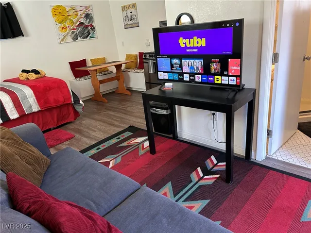 $1,300 | 308 North 10th Street, Unit B, Las Vegas, NV 89101