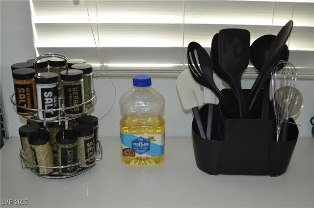 $1,300 | 308 North 10th Street, Unit B, Las Vegas, NV 89101