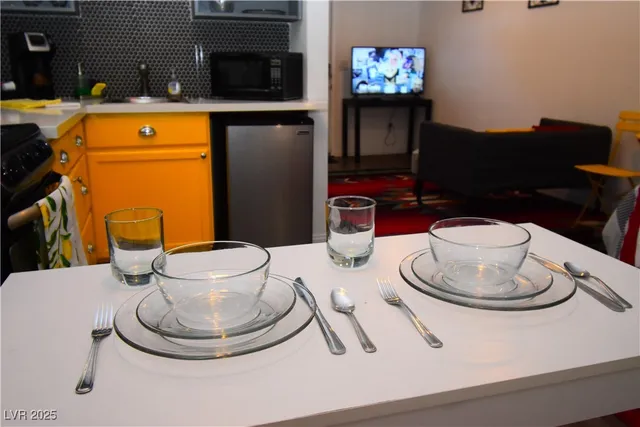 $1,300 | 308 North 10th Street, Unit B, Las Vegas, NV 89101