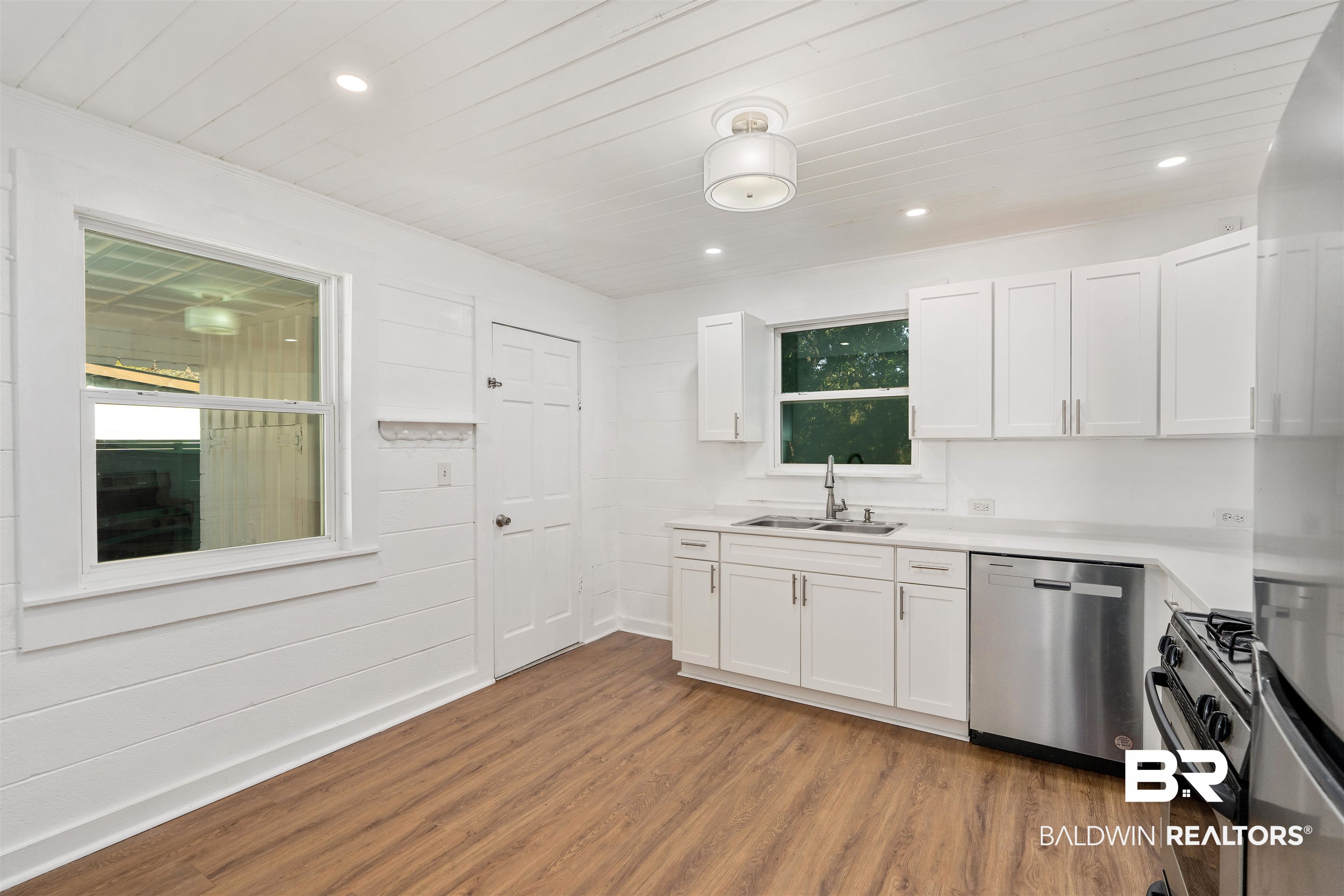 507 Gayfer Avenue Fairhope, AL 36532 - Photo 9 of 18 Kitchen View 3