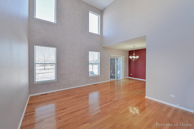 1518 Keystone Court Elgin, IL 60120 - Photo 3 of 16