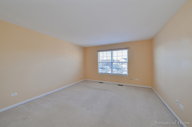 1518 Keystone Court Elgin, IL 60120 - Photo 9 of 16