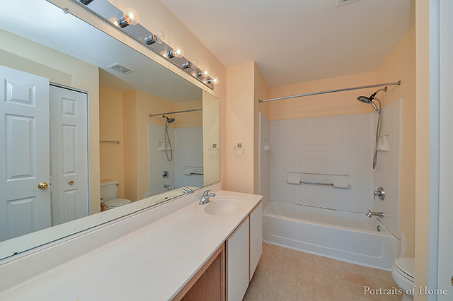 1518 Keystone Court Elgin, IL 60120 - Photo 10 of 16