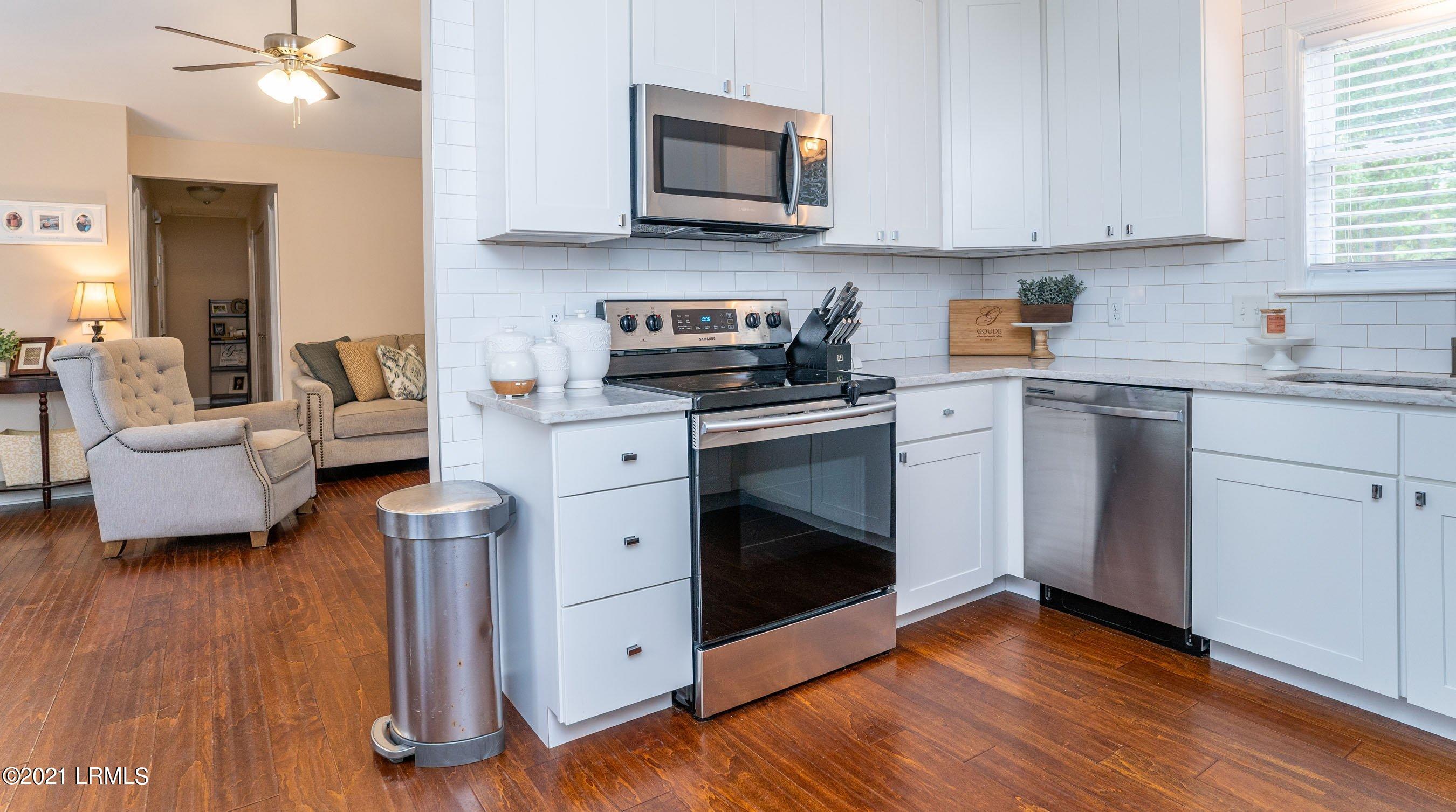 96 State Rd S-7-578 Beaufort, SC 29907 - Photo 12 of 33 Stainless Steel Appliances
