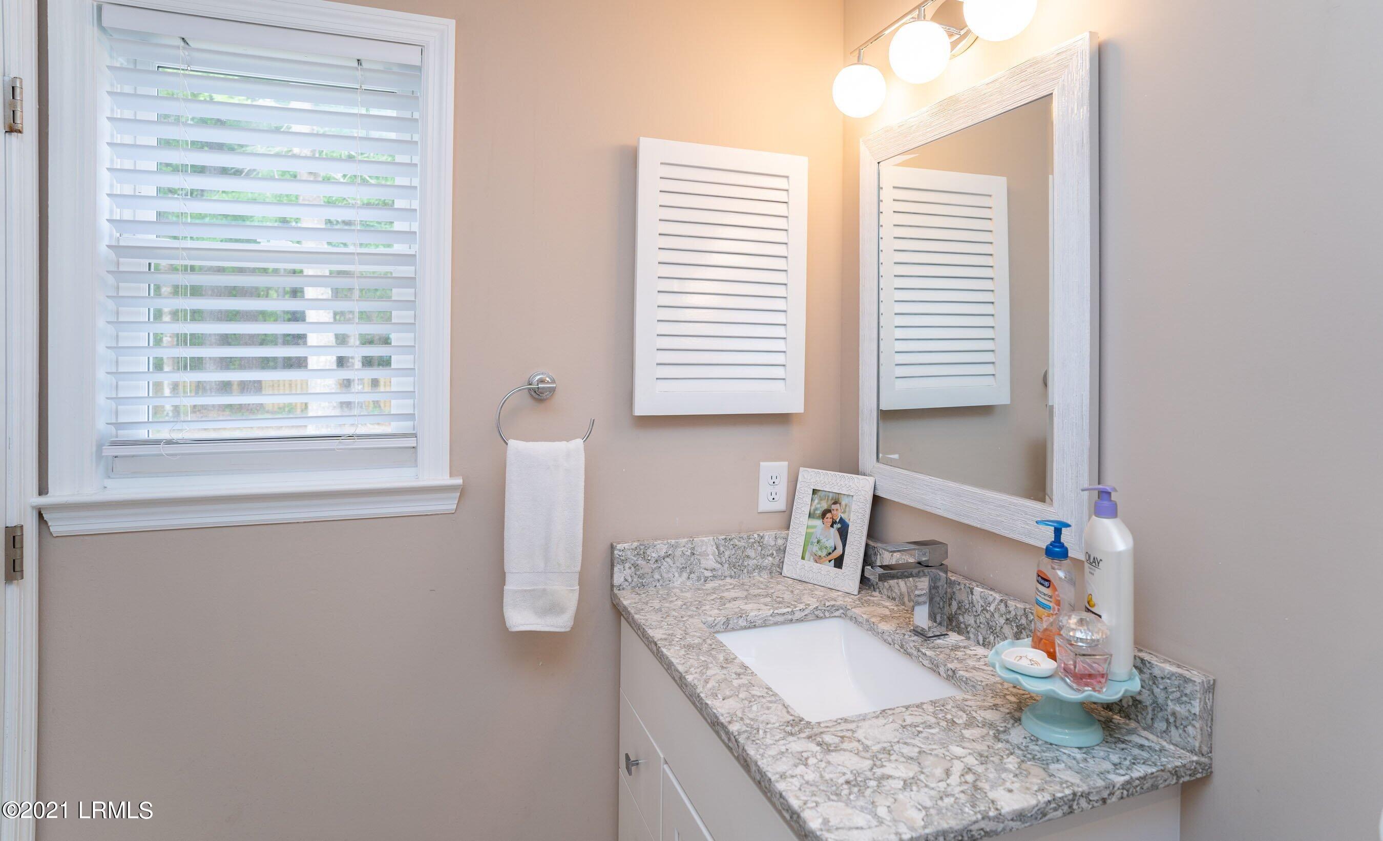 96 State Rd S-7-578 Beaufort, SC 29907 - Photo 23 of 33 Master En-Suite