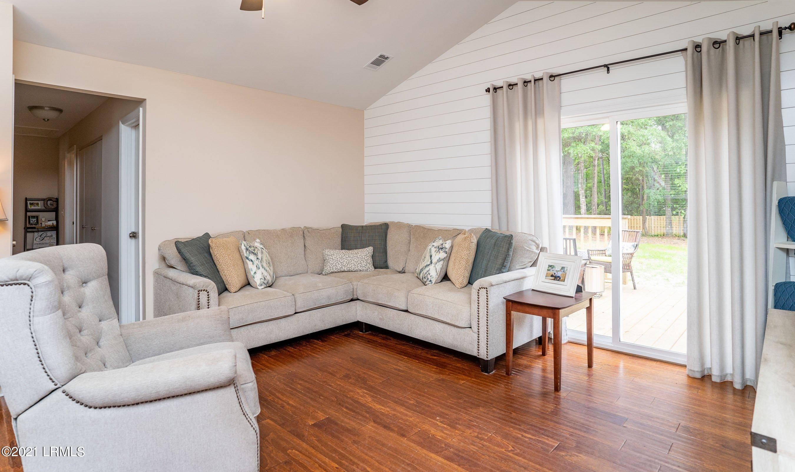 96 State Rd S-7-578 Beaufort, SC 29907 - Photo 7 of 33 Shiplap