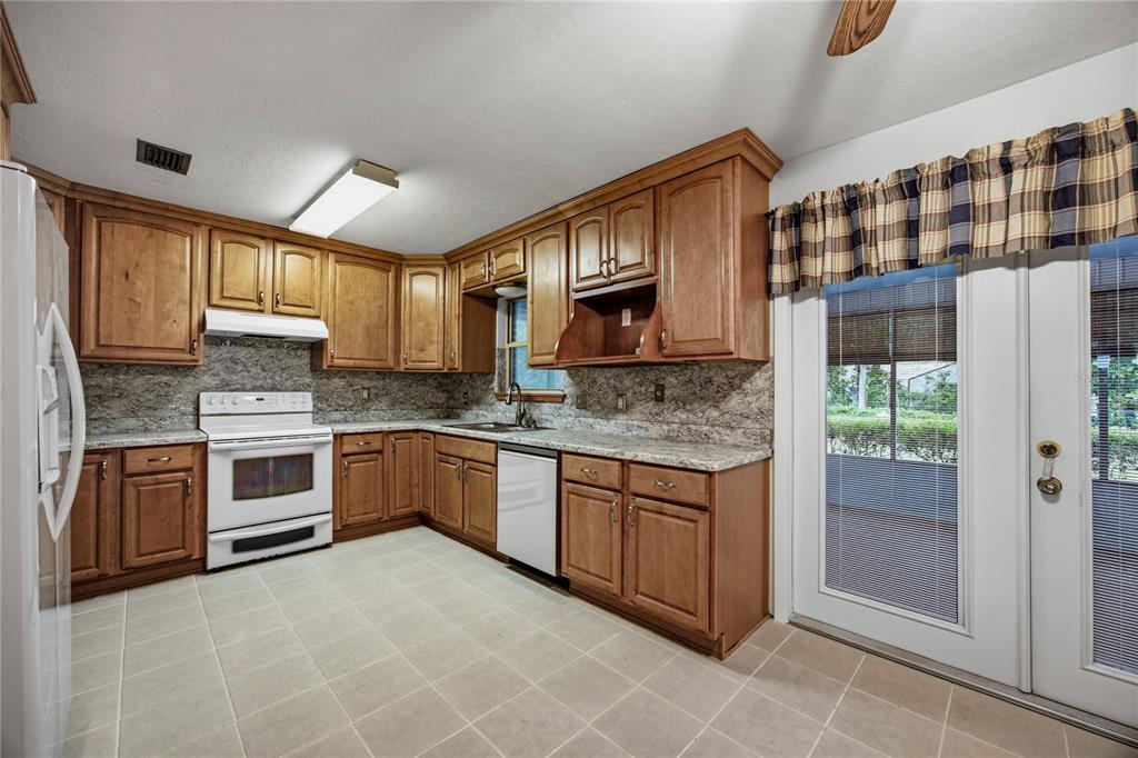130 Southwest 75th Terrace Gainesville, FL 32607 - Photo 13 of 42 Gallery Image 13