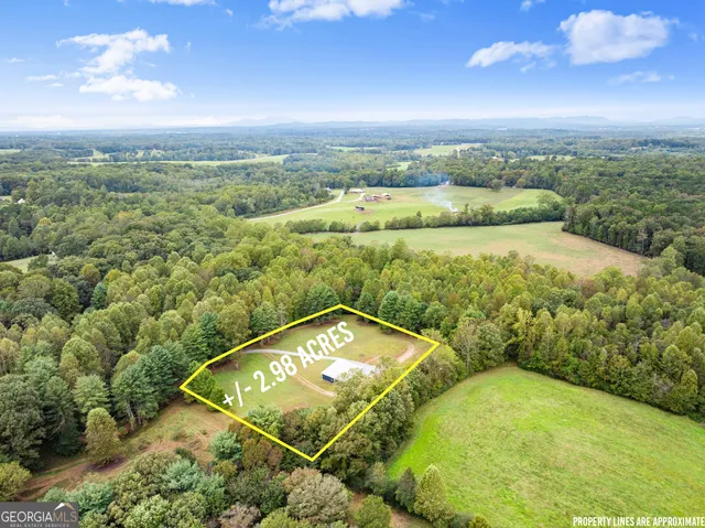 a view of a tennis court