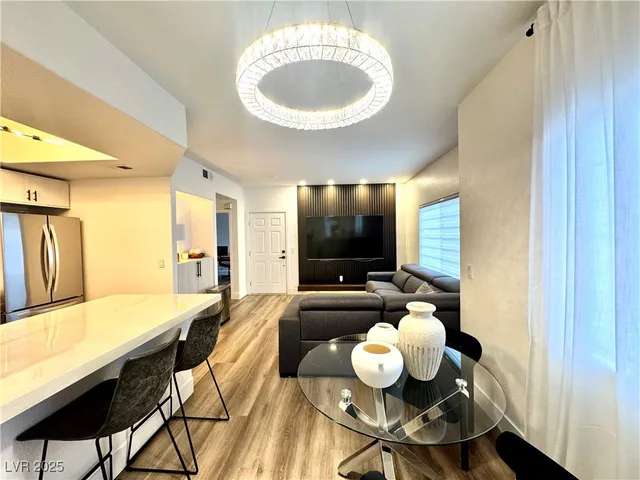 $1,995 | 9470 Peace Way, Unit 223, Las Vegas, NV 89147