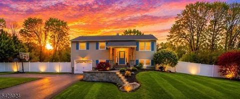 $675,000 | 15 Windsor Drive, Oak Ridge, NJ 07438