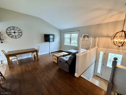 $675,000 | 15 Windsor Drive, Oak Ridge, NJ 07438