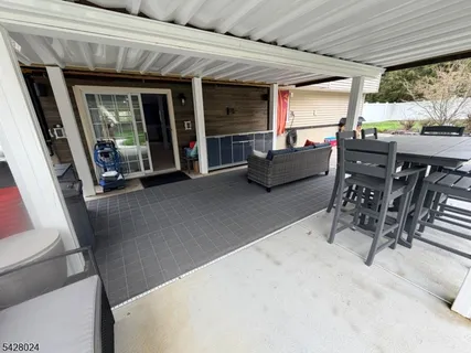 $675,000 | 15 Windsor Drive, Oak Ridge, NJ 07438