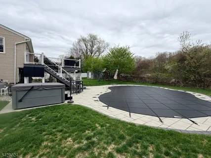 $675,000 | 15 Windsor Drive, Oak Ridge, NJ 07438