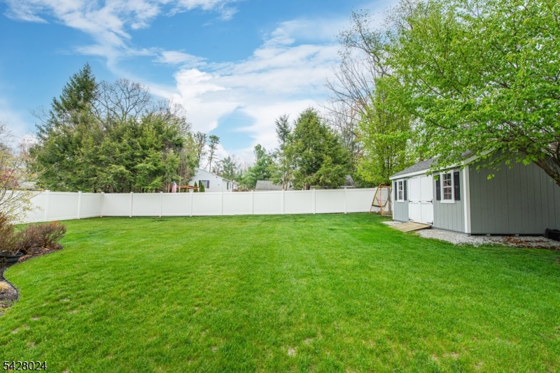 15 Windsor Drive Oak Ridge, NJ 07438 - Photo 29 of 49