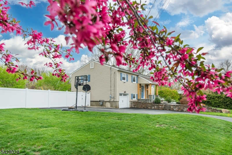 15 Windsor Drive Oak Ridge, NJ 07438 - Photo 44 of 49