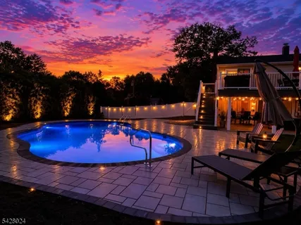 $675,000 | 15 Windsor Drive, Oak Ridge, NJ 07438