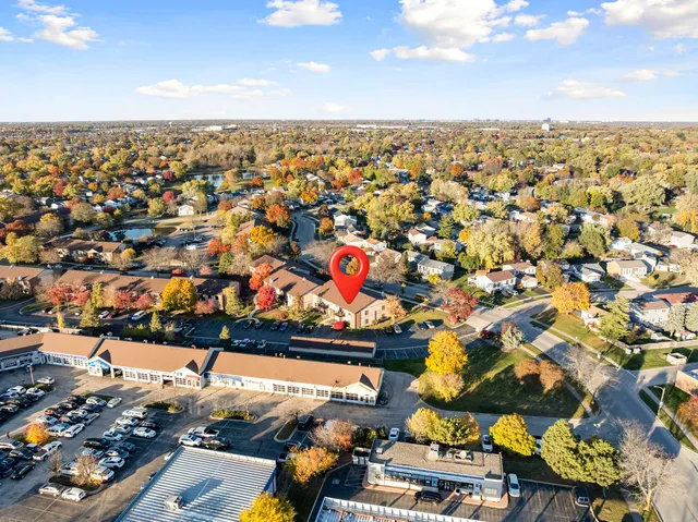 $200,000 | 756 Rodenburg Road, Unit 1C, Roselle, IL 60172