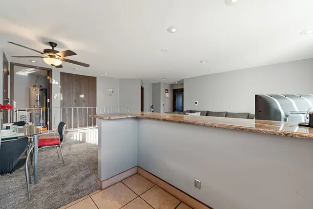 $200,000 | 756 Rodenburg Road, Unit 1C, Roselle, IL 60172