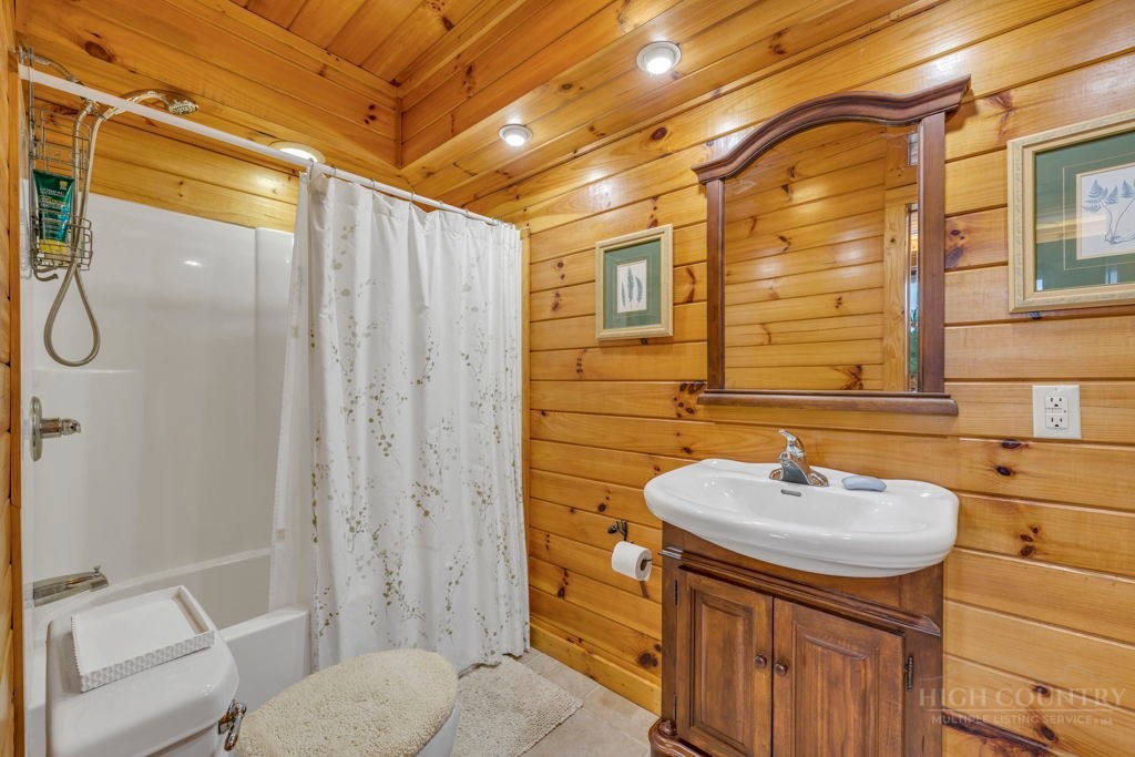 526 Welcome Way Boone, NC 28607 - Photo 34 of 41 Gallery Image 34