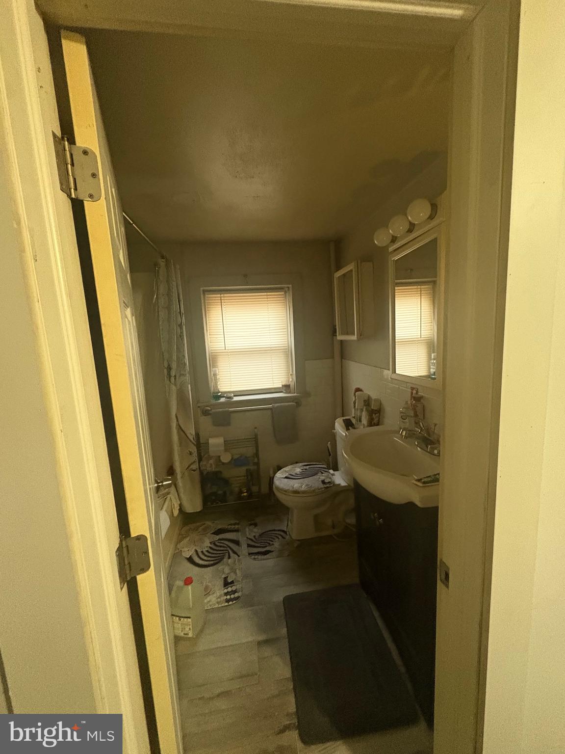 120 Doe Run Road Coatesville, PA 19320 - Photo 11 of 24 a living room with furniture and a window