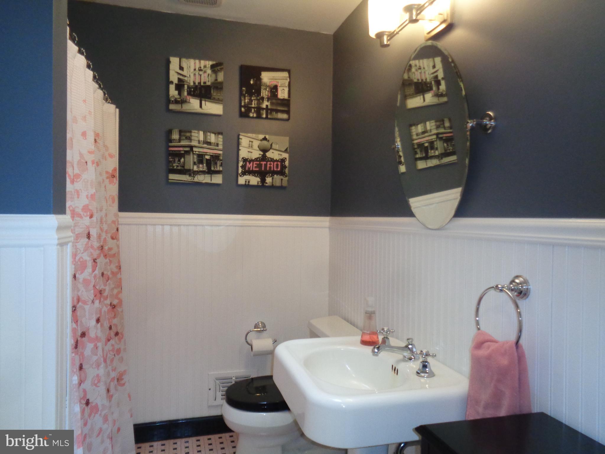 44 East Timonium Road Lutherville-Timonium, MD 21093 - Photo 16 of 48 First floor full bath w/tub shower combo