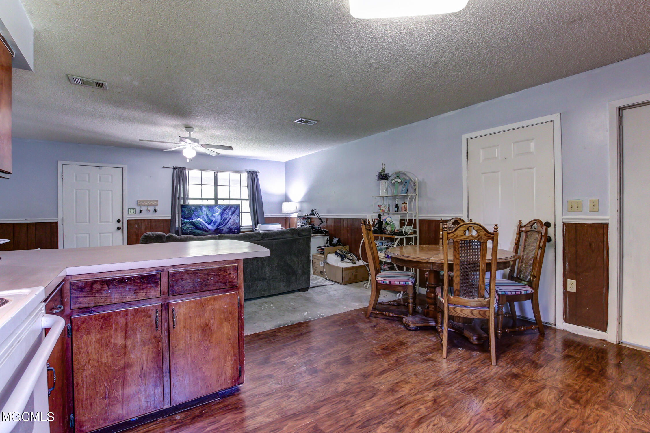 122 Bertie Road Lucedale, MS 39452 - Photo 6 of 31 IMG_8453_4_5
