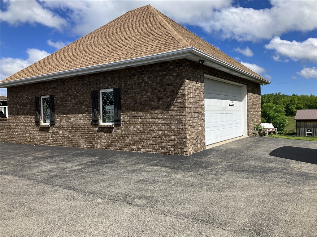 817 Whittier Road Ogden, NY 14559 - Photo 47 of 48 Garage