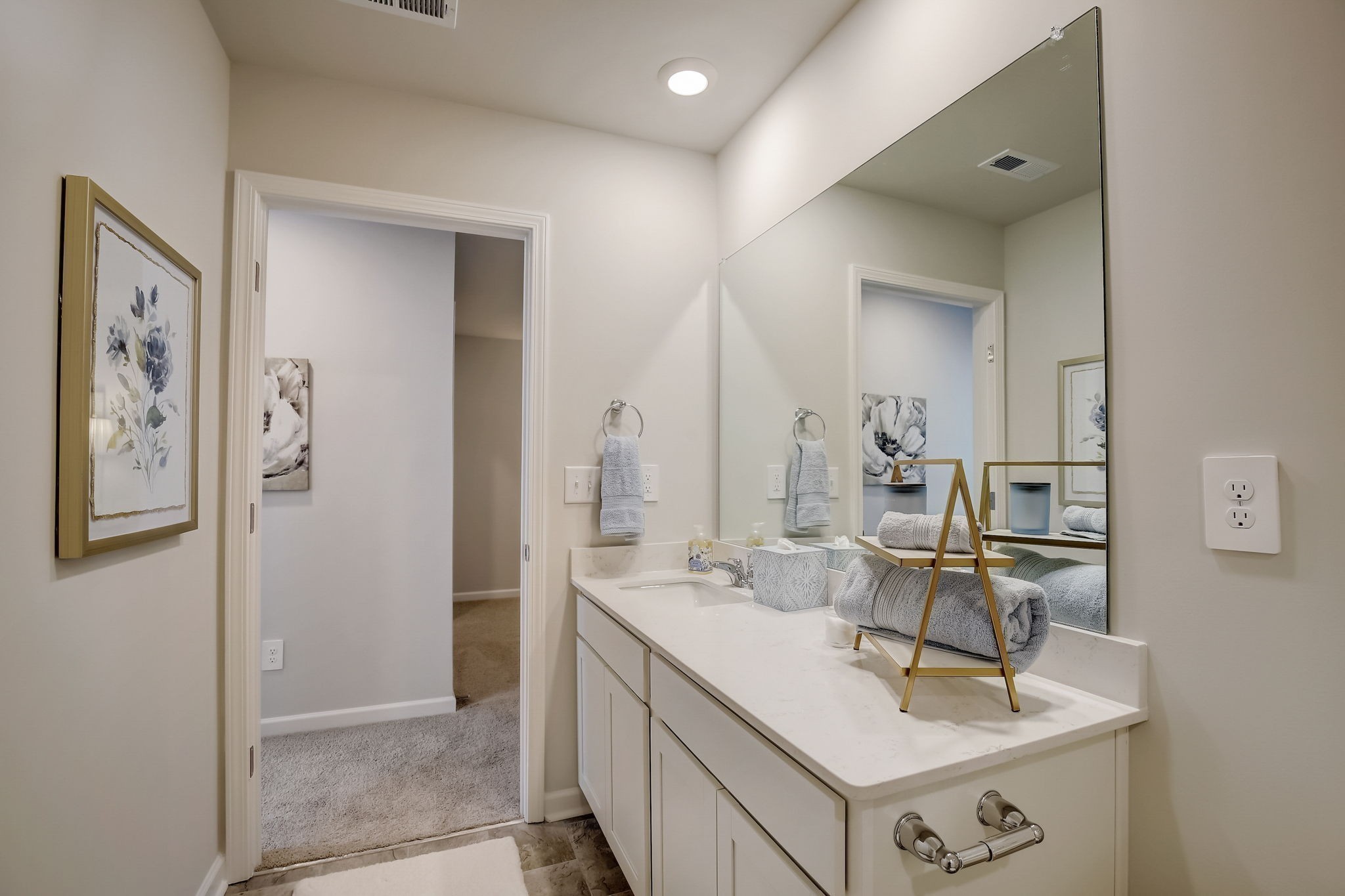 2105 Widgeon Point Lebanon, TN 37090 - Photo 33 of 42 a bathroom with a sink and a mirror