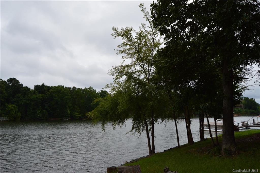 8430 Island Point Road, Unit 15 Charlotte, NC 28278 - Photo 4 of 23 Gallery Image 4