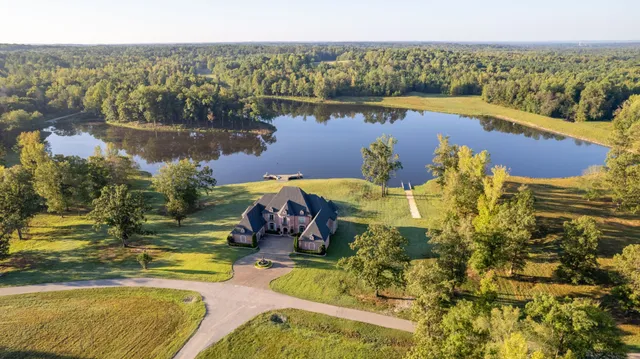 $4,500,000 | 140 Lake Shore, Henderson, TN 38340
